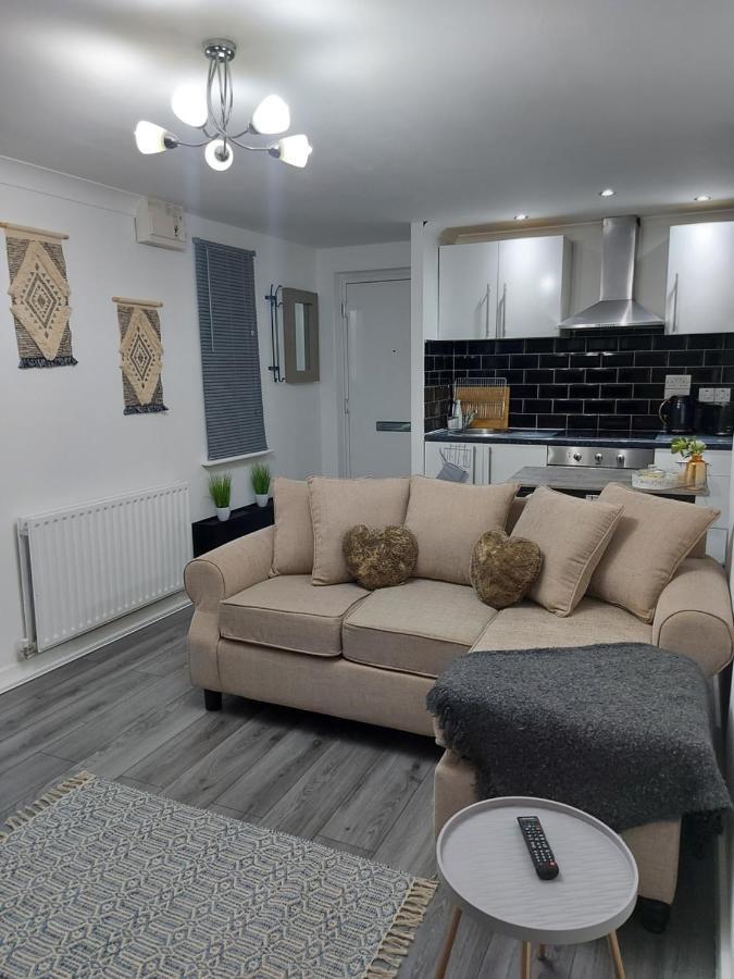 Lovely 1-Bedroom Condo With Parking On Premises Minworth Exterior foto